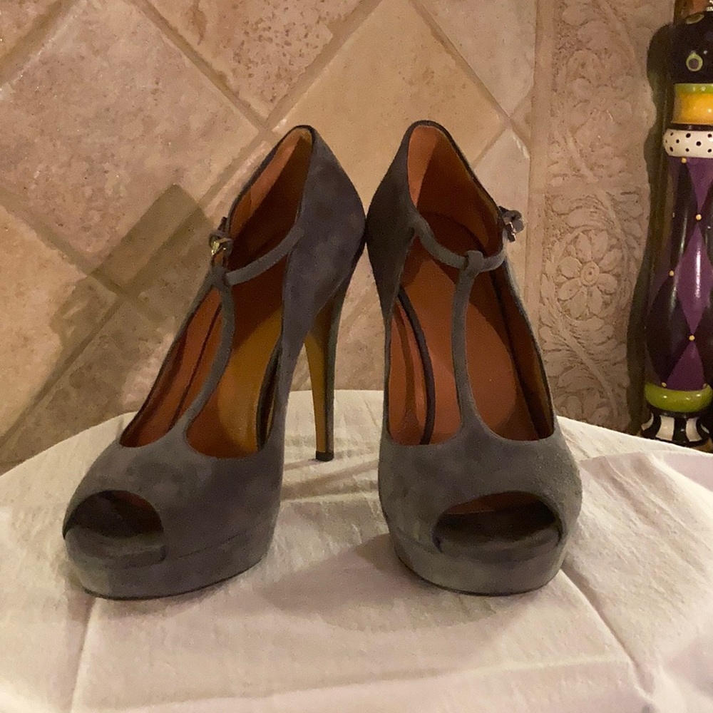 🔥SALE!🔥Gucci T-Strap Suede Platform Heels - Picture 3 of 7